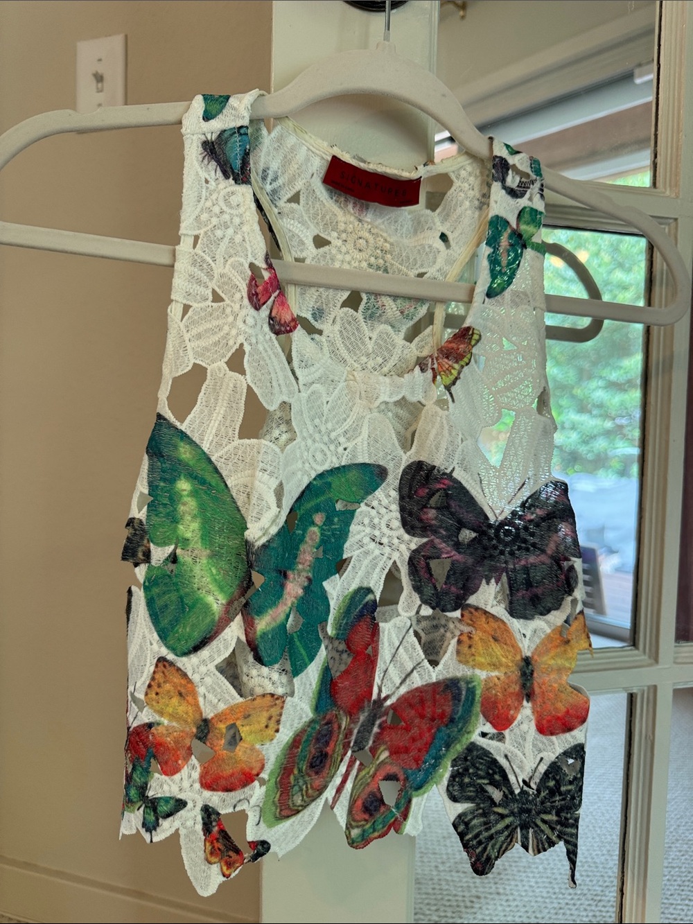 Signature 8 White Lace Butterfly Tank Top with Multicolor Prints **NEVER WORN**